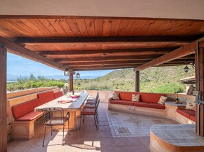 Tabelle, Möbel, Pflanze, Schatten, Interior Design, Holz, Baum, Gartenmöbel, Hütte, Blumentopf