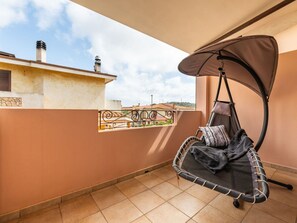 Himmel, Wolke, Holz, Schatten, Fussboden, Automobil-Design, Tönungen Und Schatten, Flooring, Verbundwerkstoff, Automobil-Außen