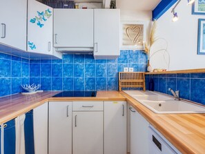 Evier, Cabinetry, Évier, Robinet, Comptoir, Bleu, Bleu Azur, Cuisine, Design Intérieur, Violet