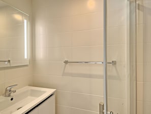 Sink, Bathroom Sink, Plumbing Fixture, Bathroom, Tap, Wood, Floor, Mirror, Flooring