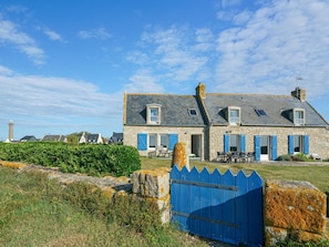 Cloud, Sky, Plant, Window, Building, Blue, House, Land Lot, Natural Landscape, Grass