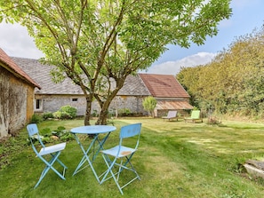 Plant, Table, Furniture, Sky, Building, Nature, Leaf, Chair, Tree, Natural Landscape