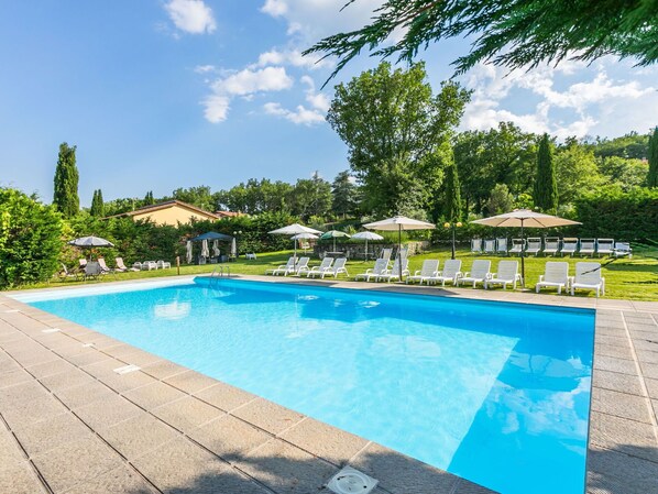 Water, Sky, Swimming Pool, Plant, Azure, Blue, Tree, Outdoor Furniture, Building, Shade