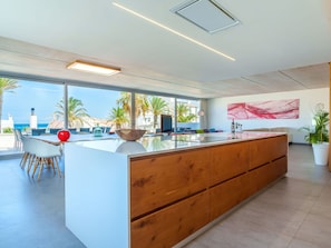 Plante, Bâtiment, Fenêtre, Piscine, Bleu Azur, L'Eau, Arbre, Maison, Ciel, Design Urbain
