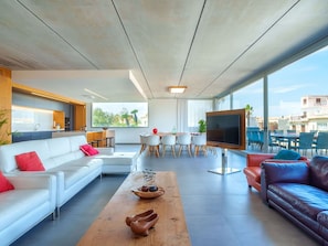 Plante, Bâtiment, Fenêtre, Piscine, Bleu Azur, L'Eau, Arbre, Maison, Ciel, Design Urbain