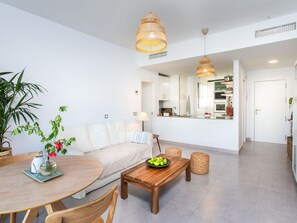 Table, Plant, Furniture, Property, Couch, Houseplant, Wood, Orange, Interior Design, Living Room