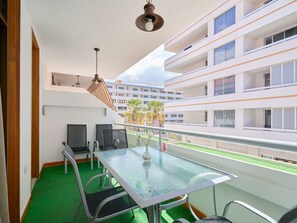 Building, Furniture, Table, Window, Chair, Interior Design, House, Condominium, Wall, Floor