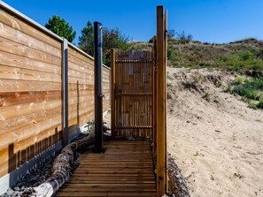 Sky, Property, Plant, Wood, Tree, Fence, Landscape, Wood Stain, Slope, Hardwood