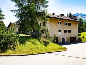 Building, Plant, Sky, Window, Tree, House, Land Lot, Cottage, Neighbourhood, Road Surface