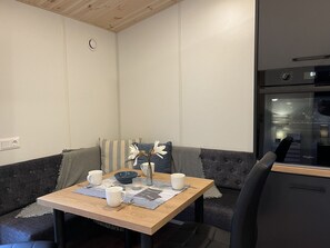 Table, Furniture, Property, Building, Interior Design, Chair, Tableware, Flooring, Floor, Living Room
