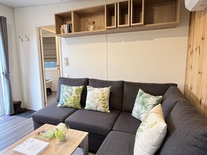 Möbel, Tabelle, Couch, Eigentum, Holz, Wohnzimmer, Interior Design, Komfort, Gebäude, Fussboden