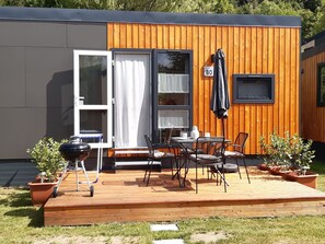 Furniture, Property, Plant, Comfort, Textile, Wood, Interior Design, Cabinetry, Houseplant, Flooring