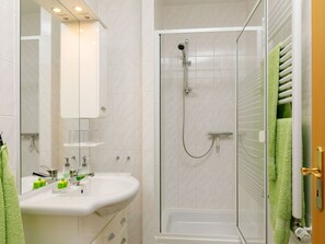 Armatur, Zapfhahn, Spiegel, Sinken, Duschtür, Badezimmer, Duschkopf, Dusche, Brausenstange