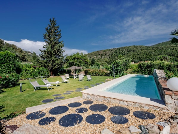 Cloud, Sky, Water, Plant, Property, Tree, Botany, Swimming Pool, Grass, Landscape