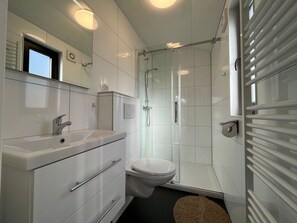 Mirror, Sink, Plumbing Fixture, Bathroom Cabinet, Tap, Bathroom, Cabinetry, Bathroom Sink, Interior Design