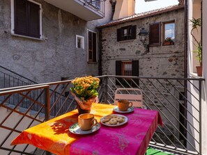 Table, Tableware, Property, Food, Window, Plant, Furniture, Flowerpot, Building, Outdoor Furniture