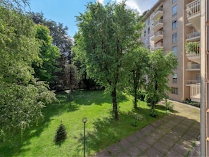 Sky, Plant, Building, Urban Design, Neighbourhood, Tree, Condominium, Residential Area, Cloud, Leisure