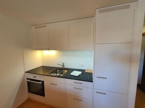 Cuisine, Appareil De Cuisine, Comptoir, Sol, Cabinetry, Design Intérieur, Evier, Principaux Appliance, Sol, Évier