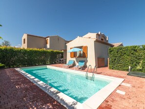 L'Eau, Ciel, Plante, Propriété, Piscine, Herbe, Ombre, Loisir, Immobilier, Rectangle