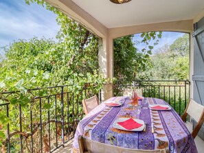 Plant, Table, Property, Furniture, Sky, Nature, Chair, Shade, Interior Design, Wood