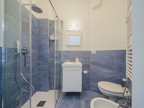 Zapfhahn, Armatur, Eigentum, Sinken, Spiegel, Duschkopf, Badezimmer, Lila, Duschpaneel, Bad Sink