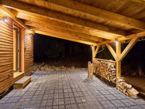 Wood, Floor, Shade, Brickwork, Road Surface, Beam, Landscape, Brick, Tints And Shades, Flooring