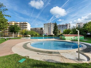 Nuage, Ciel, L'Eau, Bâtiment, Plante, Jour, Propriété, Bleu Azur, Arbre, Design Urbain