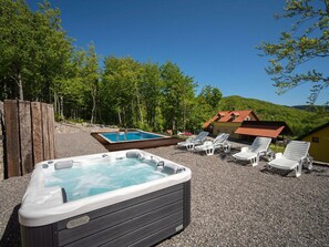 L'Eau, Ciel, Nuage, Propriété, Piscine, Station Balnéaire, Bleu Azur, Bleu, Bâtiment, Mobilier De Jardin