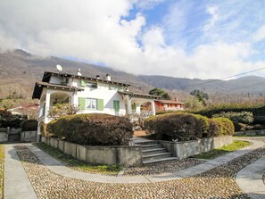 Mountainous Landforms, Mountain, Hill, House, Shrub, Landscape, Highland, Home, Mountain Range