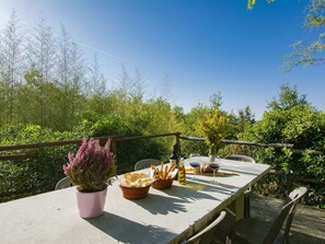 L'Eau, Bâtiment, Propriété, Ciel, Plante, Arbre, Fenêtre, Loisir, Design Urbain, Piscine