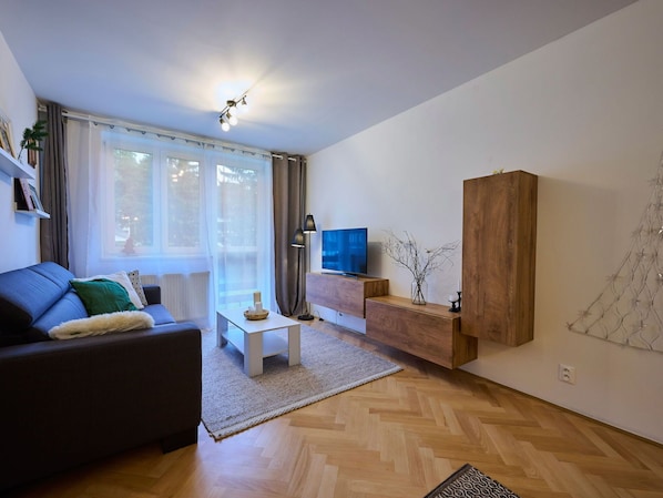 Mueble, Comodidad, Ventana, Madera, Sofá, Edificio, Diseño De Interiores, Sombra, Planta De Casa, Piso