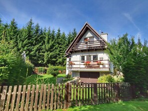 Cloud, Building, Plant, Sky, Window, Fence, Tree, House, Land Lot, Cottage