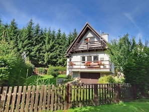 Cloud, Building, Plant, Sky, Window, Fence, Tree, House, Land Lot, Cottage