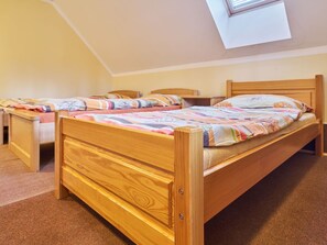 Wood, Floor, Bedroom, Flooring, Bed, Bedding, Bed Frame, Bed Sheet, Room, Linens