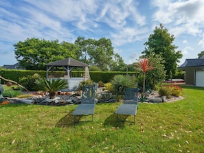 Cloud, Sky, Water, Plant, Property, Building, Azure, Swimming Pool, Tree, Chair