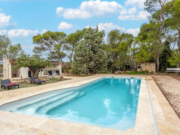 Cloud, Sky, Water, Plant, Property, Building, Azure, Swimming Pool, Tree, Chair
