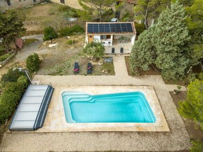 Cloud, Sky, Water, Plant, Property, Building, Azure, Swimming Pool, Tree, Chair