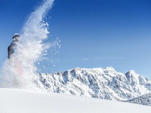 Sky, Cloud, Water, Mountain, Natural Environment, Slope, Snow, Ice Cap, Freezing, World