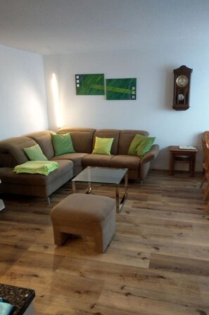 Furniture, Couch, Building, Wood, Comfort, Interior Design, Architecture, Living Room, Flooring, Floor