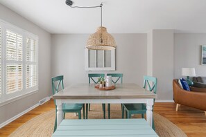 Dining Table w/ Bench Seating and Chairs