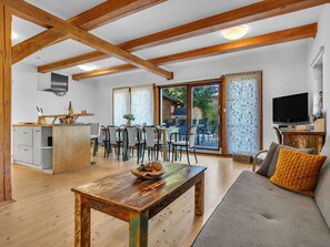 Tabelle, Möbel, Holz, Interior Design, Wohnzimmer, Flooring, Fussboden, Stuhl, Hartholz, Holzbeize