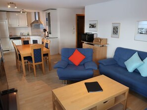 Tabelle, Bilderrahmen, Möbel, Couch, Komfort, Holz, Orange, Die Architektur, Studio Couch, Wohnzimmer
