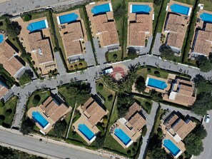 Sky, Water, Building, Property, Plant, Azure, Swimming Pool, Cloud, Leisure, Window