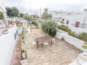 Ciel, L'Eau, Bâtiment, Propriété, Plante, Bleu Azur, Piscine, Nuage, Loisir, Fenêtre