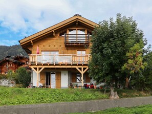 Plant, Sky, Building, Cloud, Window, Tree, House, Land Lot, Wood, Cottage