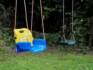 Plant, Natural Environment, Swing, Grass, Playground, Wood, Tree, Public Space, Leisure, Woody Plant
