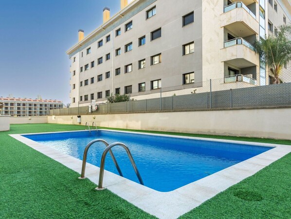 Water, Plant, Building, Property, Sky, Swimming Pool, Azure, Tree, House, Window