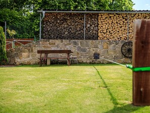 Plant, Outdoor Bench, Tree, Wood, Outdoor Furniture, Table, Land Lot, Shade, Grass, Outdoor Table