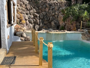 L'Eau, Propriété, Plante, Bleu Azur, Piscine, Bois, Paysage Naturel, Paysage, Loisir, Immobilier