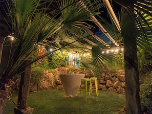 Plante, Communauté Des Plantes, Chaise, Pot De Fleur, Botanique, Arbre, Arecales, Terrestre Des Plantes, Paysage, Loisir